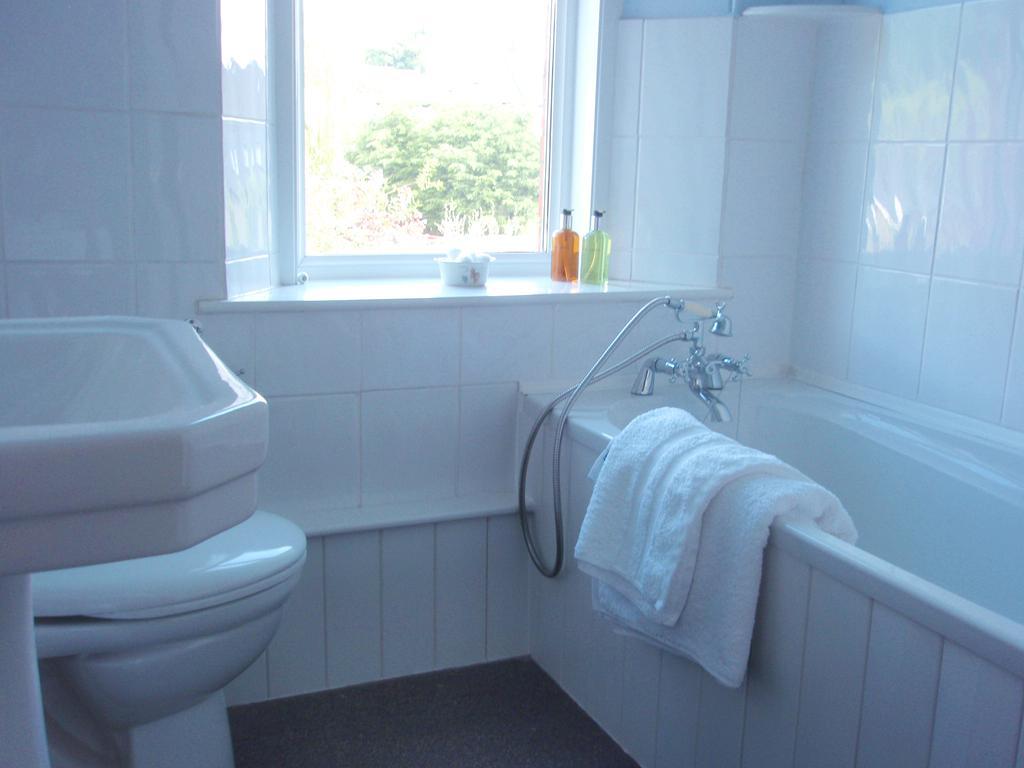 Bed and Breakfast Weston House Bampton  Екстер'єр фото